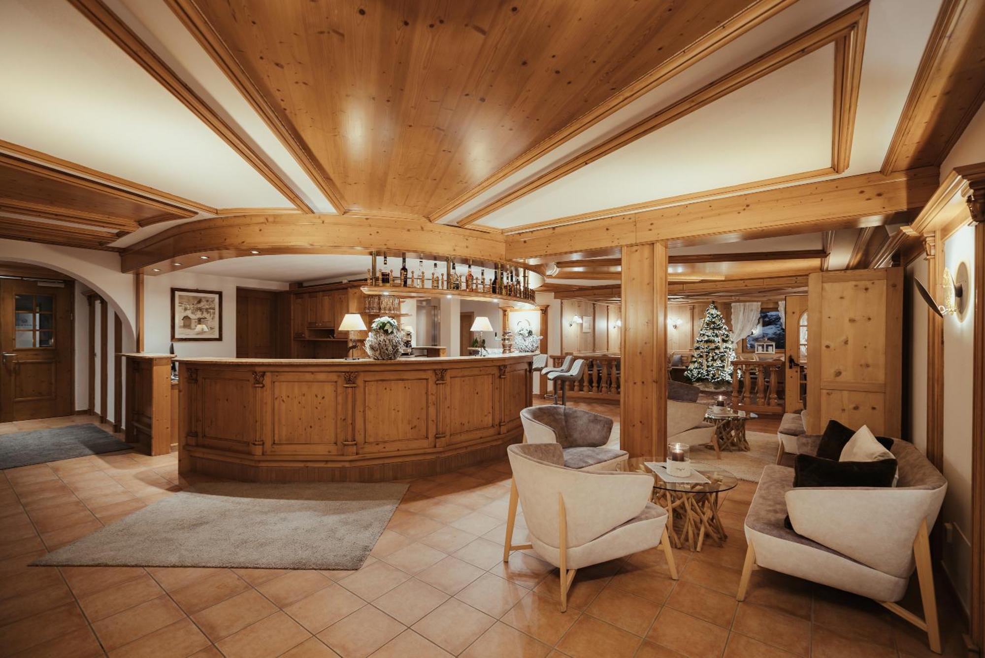 Villa Flora Mountain Lodges Сан-Кассіано Екстер'єр фото