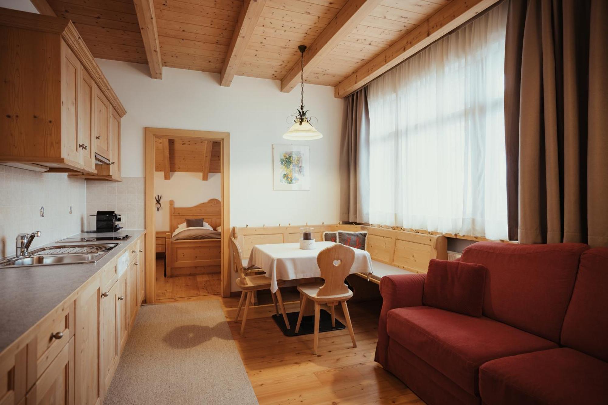 Villa Flora Mountain Lodges Сан-Кассіано Екстер'єр фото